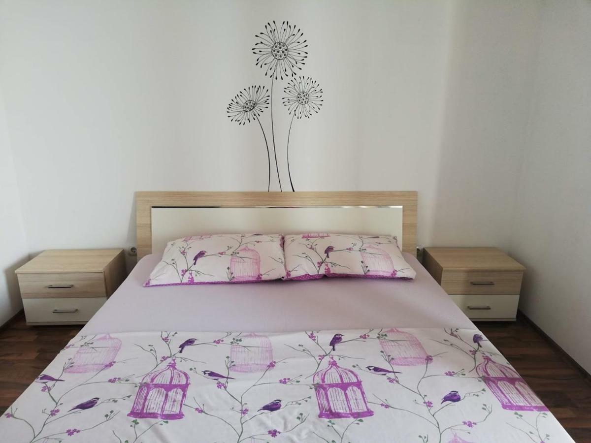 Apartment Bluebay Дуги Рат Екстериор снимка
